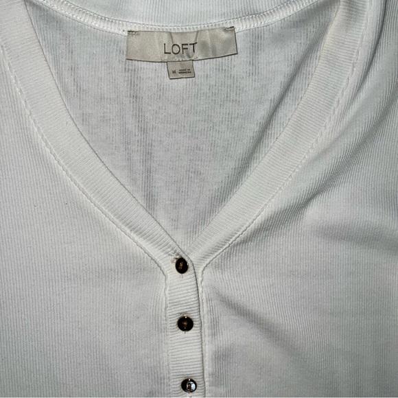 White Eyelet Sleeve Women's Top size Medium - Picture 4 of 7